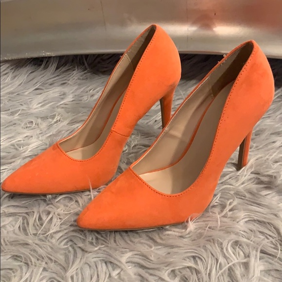 Peach heels - Picture 2 of 3